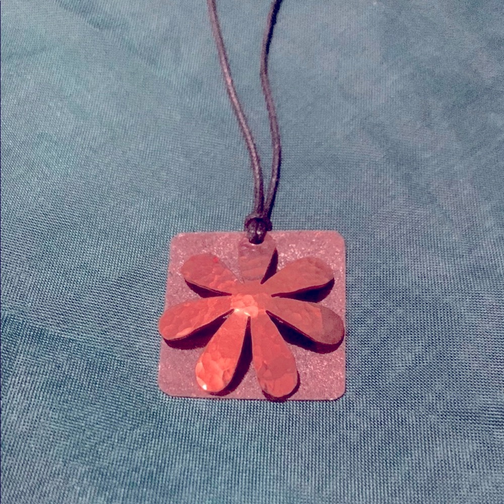 Elegant Black and Copper Pendant Necklace